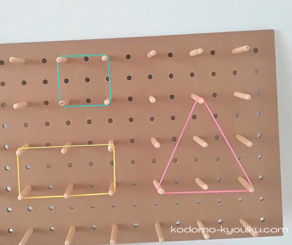 100均材料 輪ゴムでパターンボードの作り方 巧緻性と図形感覚を育もう こども教育図鑑